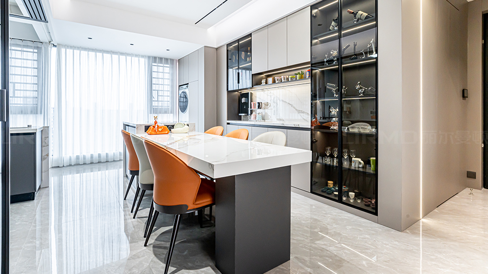 現代簡奢風-金色溪泉灣